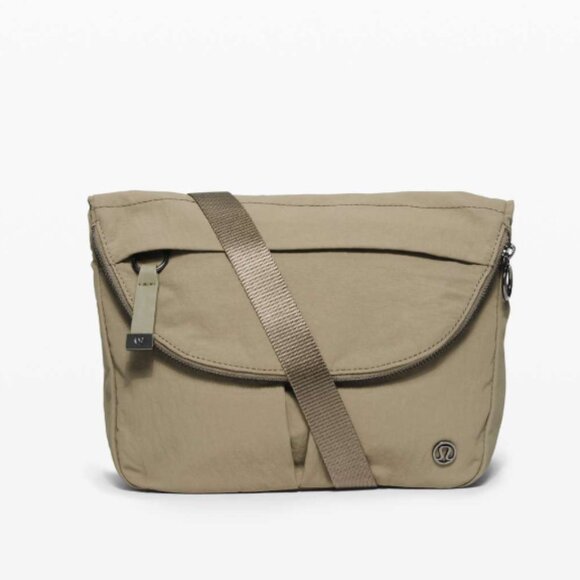NWT Lululemon All Night Festival Bag *5L - Picture 1 of 3